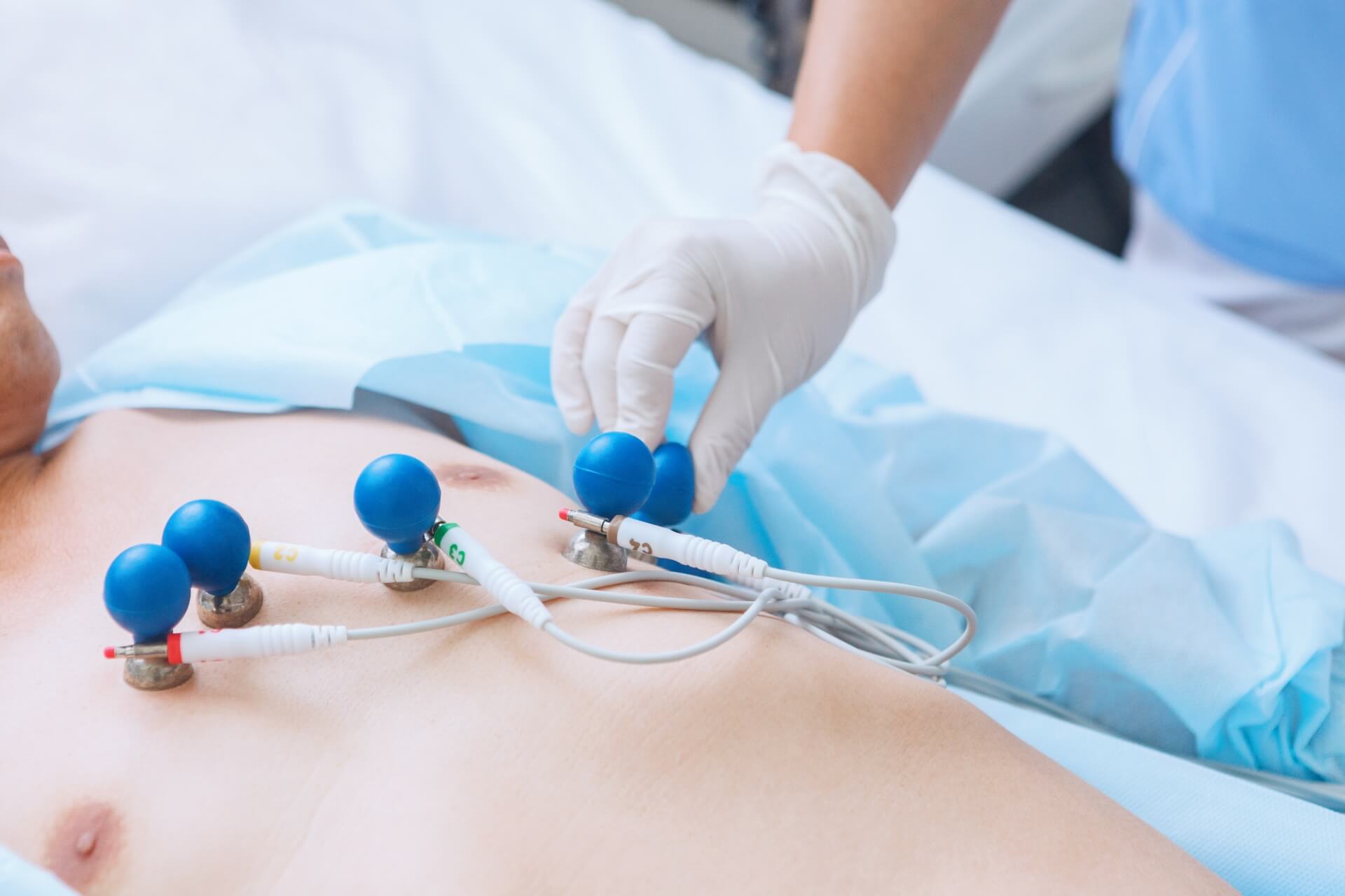 動悸の原因を探るための診察の流れ